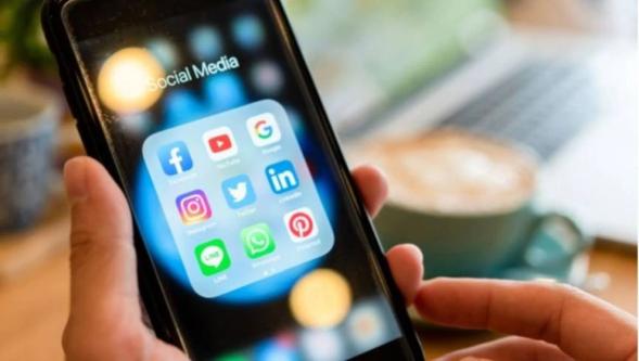 Facebook ve Instagram verilerinizi yapay zekâ için kullanacak! Peki nasıl itiraz edebilirsiniz?