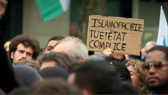 Fransa'da artan İslam karşıtlığı ve Camide vahşice öldürülen kişinin yası