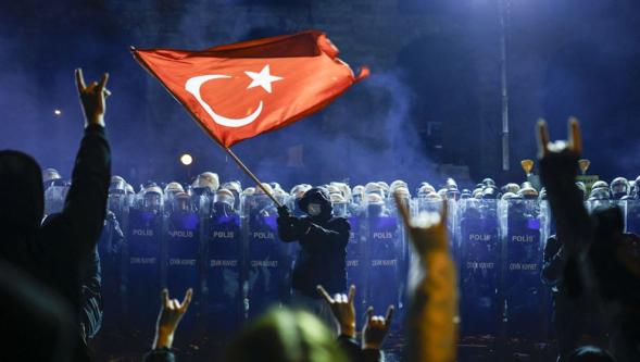 "Türkiye'de otokrasiye direnen halk, sessizlikten fazlasını hak ediyor"