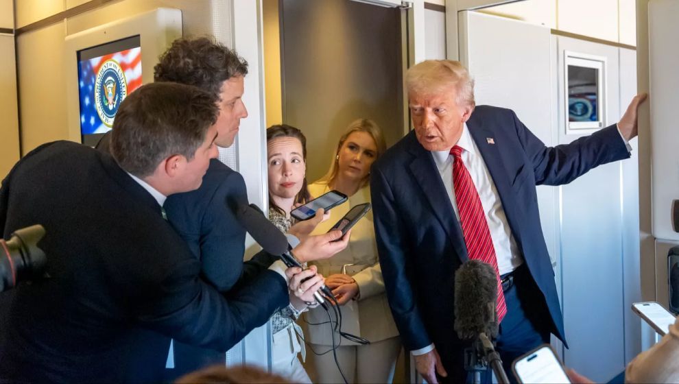 Katar'ın Trump'a hediye uçak teklifi krize yol açtı