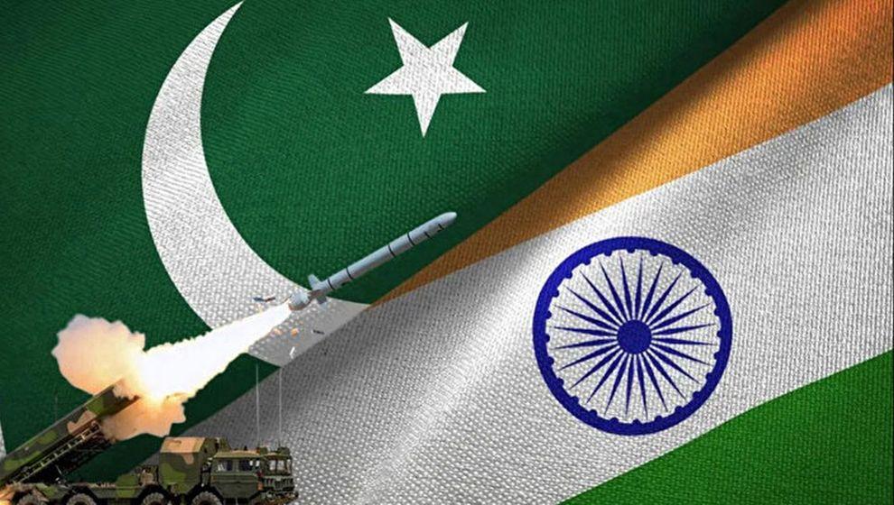 Dünya yeni savaşın eşiğinde! Hindistan vurdu, Pakistan meydan okudu
