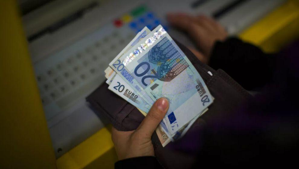 Hollanda'dan vatandaşlarına 'nakit bulundurun' tavsiyesi