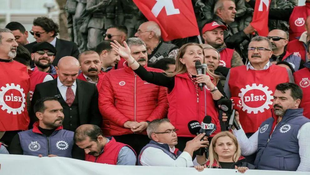 İstanbul'da 1 Mayıs: Taksim'e çıkan tüm yollar kapatıldı, gözaltılar var