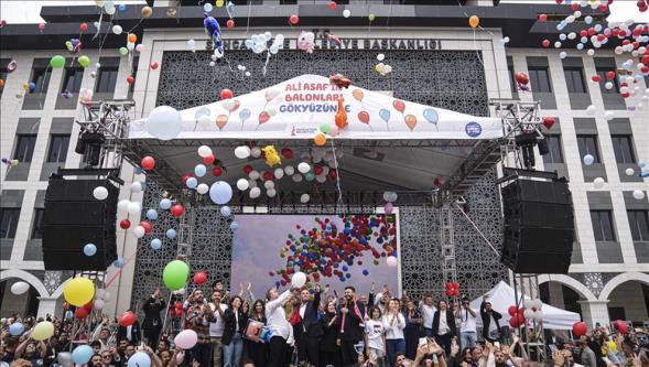 Binlerce kişi kanseri yenen Ali Asaf için balon uçurdu