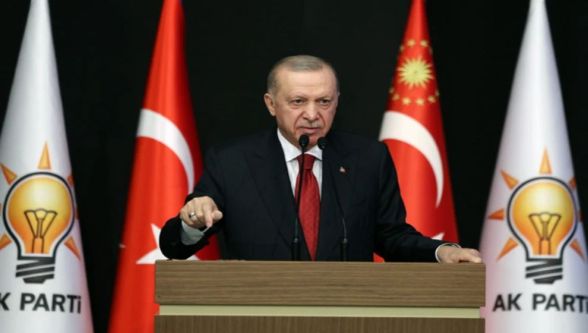 Erdoğan: 'Yeni anayasa çalışmaları için 10 hukukçu görevlendirdim'