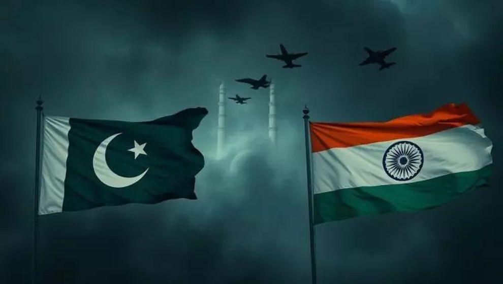 Pakistan ordusu Hindistan'a füzelerle misilleme saldırısı başlattı