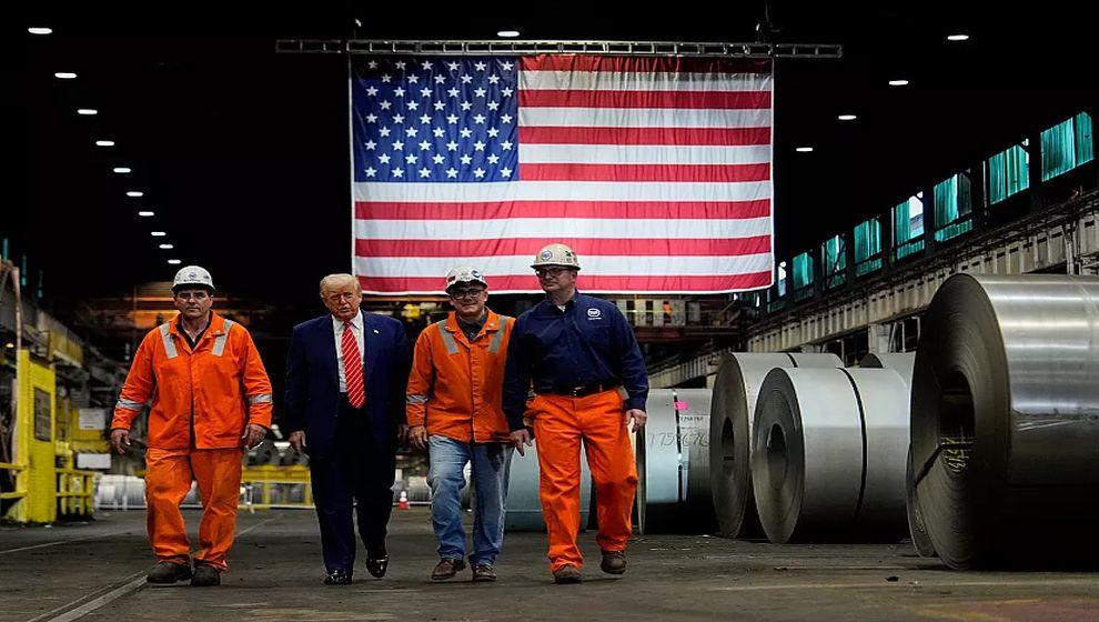 Trump, çelik ve alüminyum ithalatı vergilerini iki katına çıkardı