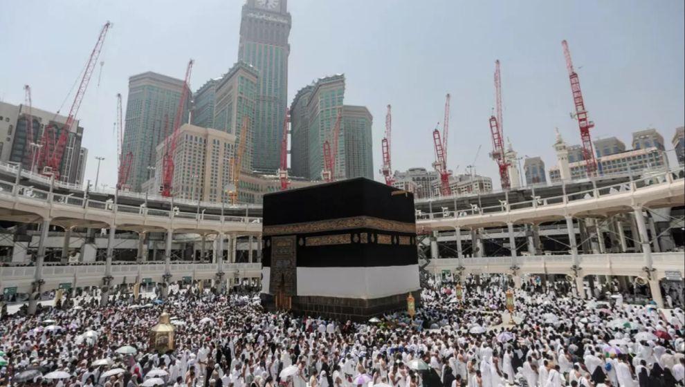 İzni olmayan yaklaşık 270.000 hacı adayının Mekke'ye girişi engellendi