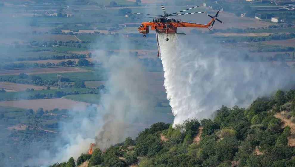 İzmir'de Çeşme ve Buca'daki yangınlar kontrol altında, Ödemiş'te sürüyor