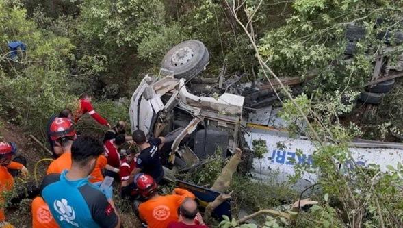Bursa'daki yangına gönüllü gittiler, uçurumda can verdiler: 3 kişi hayatını kaybetti