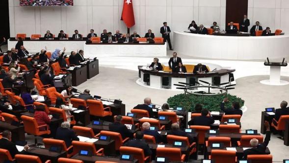 Mecliste süreç komisyonu: CHP'den 'eşit temsil, nitelikli çoğunluk' çağrısı