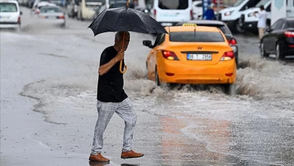 Meteoroloji'den uyarı: 'Sıcaklıklar azalıyor, sağanak yağış geliyor'