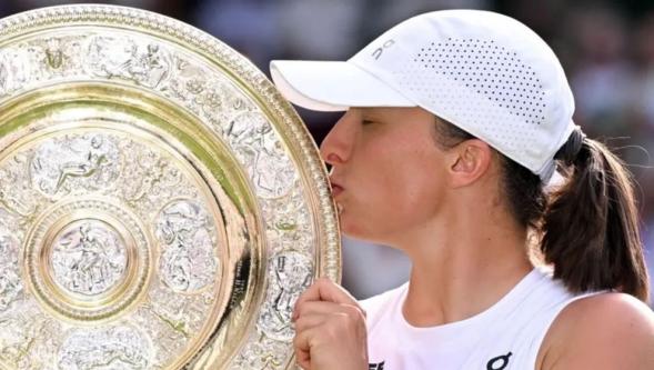 Polonyalı tenisçi Swiatek'ten Wimbledon'da görkemli zafer