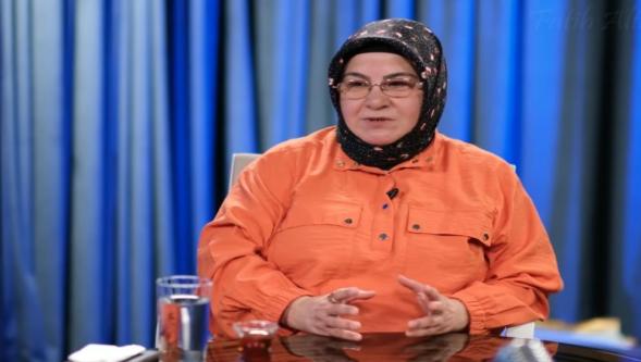 Yazar Ayşe Baykal: "Atatürk haklıymış, tarikat ve cemaatler kapatılsın"