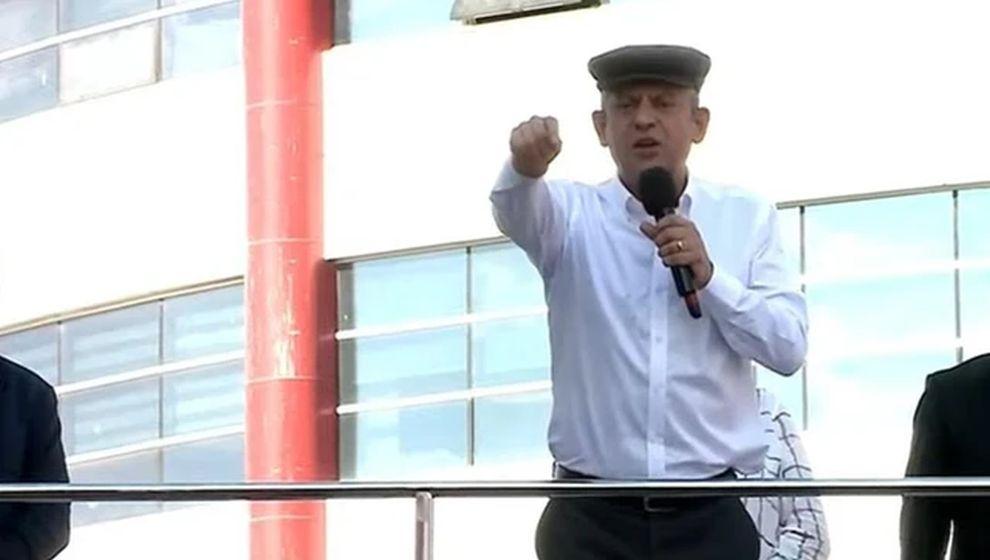 Özgür Özel: 