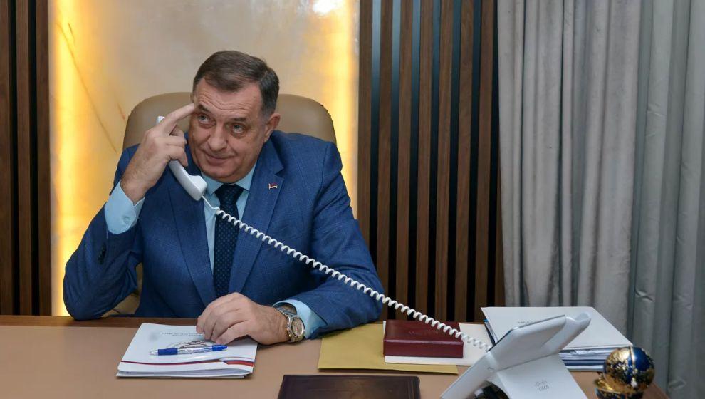 Bosna'da Cumhurbaşkanı Dodik 'siyasi yasak' kararıyla görevden alındı