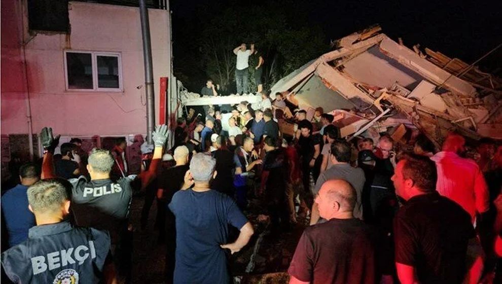 Balıkesir'de 6,1 büyüklüğünde deprem: 68 mahallede 16 bina yıkıldı, 1 kişi hayatını kaybetti, 29 yaralı var...