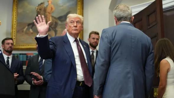 Trump'tan ek gümrük vergileri: Türkiye'ye %15