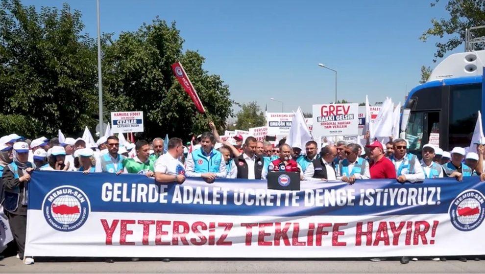 Memurlar 1 günlüğüne iş bıraktı, kamu kurumları boş kaldı