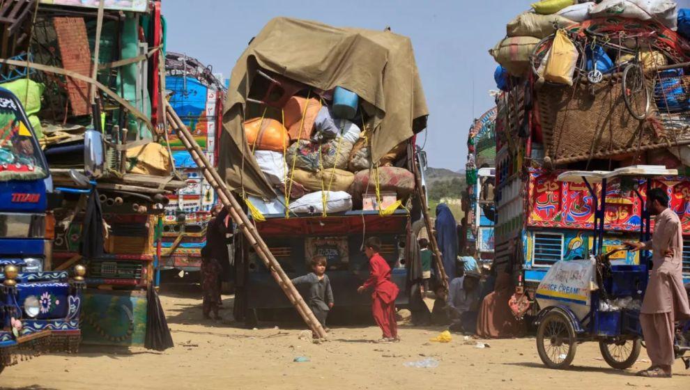 Pakistan, 1,4 milyon Afgan'ın sınır dışı edilmesine yeniden başladı