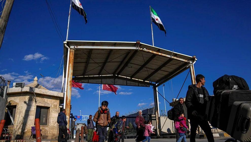 Suriye'ye pasaportla giriş-çıkışlar başladı