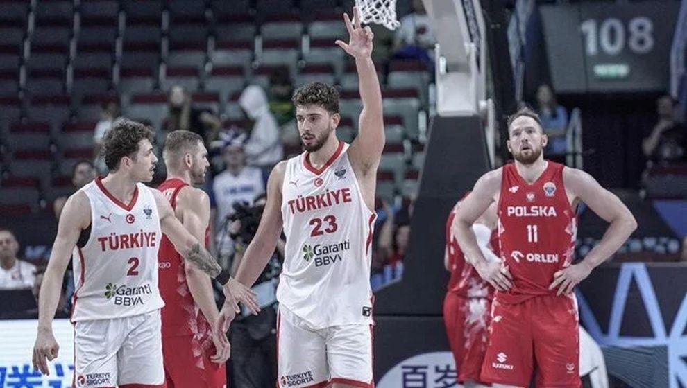 12 Dev Adam yarı finalde Yunanistan'la karşılaşacak