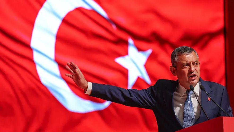 CHP, 102 yaşında: Özel, Anıtkabir'de 'Kararlıyız, savunacağız' dedi