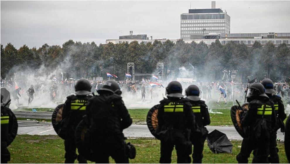 Hollanda'da göçmenlik karşıtı protestolar şiddete dönüştü