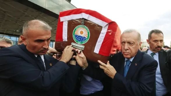 Cumhurbaşkanı'nın konuşmalarını yazan başdanışmanı Hamdi Kılıç ebediyete uğurlandı