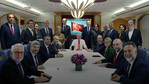 İletişim Başkanlığına suçlama: Uçaktaki "gazetecilerin" soru skandalı büyüyor