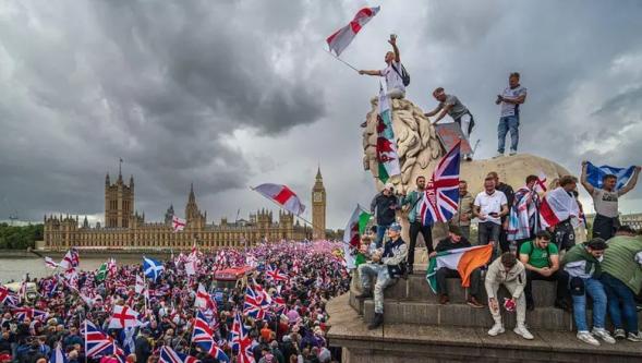 İngiltere'de milliyetçiliğin yükselişinin arkasında ne var?