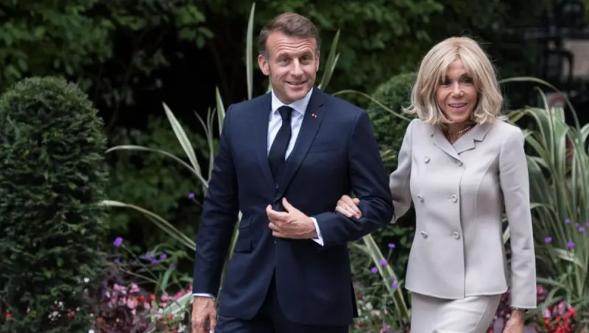 Macron çifti, First Lady'nin gerçekten kadın olduğuna dair 'bilimsel kanıt' sunacak