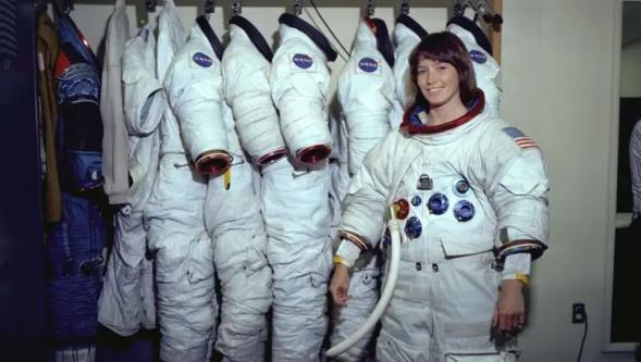 Makyaj malzemeleri ve tamponlar: NASA ilk kadın astronotlara nasıl hazırlandı?