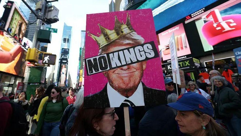 ABD'de yaklaşık 7 milyon kişi Trump'ın 'otoriter eğilimlerine karşı' sokağa çıktı