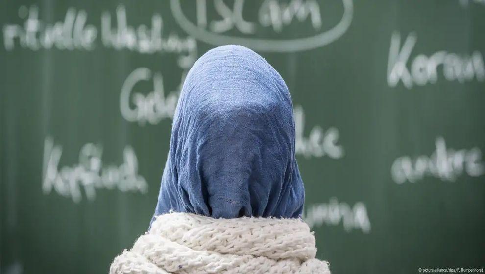 Avusturya'da başörtüsü yasağı için ek önlemler paketi