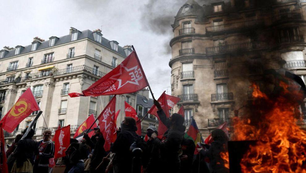 Fransa'da kriz üstüne kriz: Beşinci Cumhuriyet'in sonu mu geliyor?