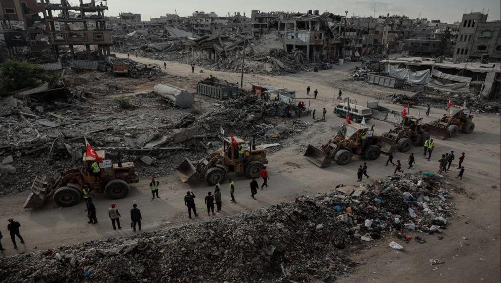 Gazze’de Türk bayraklı konvoy şehre girdi: Yeniden inşa başladı