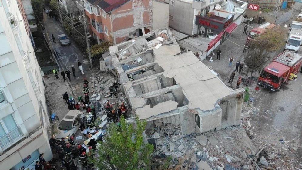 Gebze'de devrilen 7 katlı binadaki 5 kişilik Bilir ailesinin 4 ferdi yaşamın yitirdi