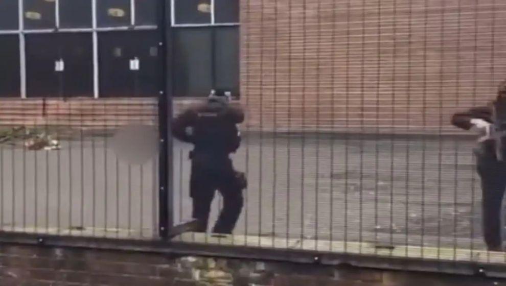 İngiltere'de sinagoga saldırı: 2 kişi öldü, 3 kişi ağır yaralandı