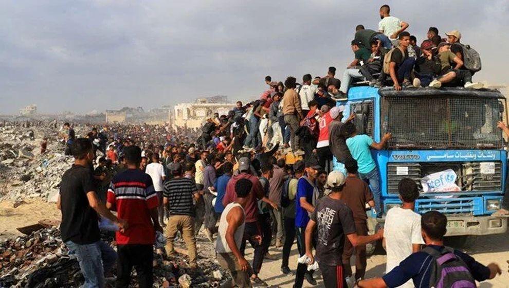 İsrail yardımları kısıtlıyor: Gazze'ye girecek TIR sayısı yarı yarıya azaltıldı