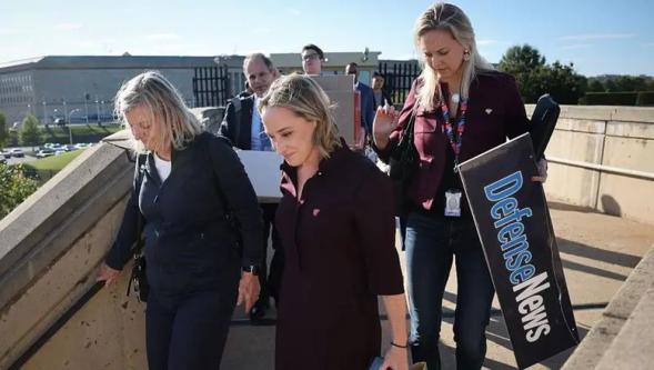 ABD medyası Pentagon'un kısıtlamalarını reddetti, gazeteciler bakanlığı terk etti