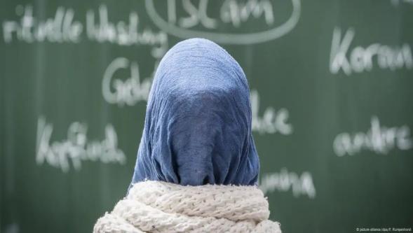 Avusturya'da başörtüsü yasağı için ek önlemler paketi