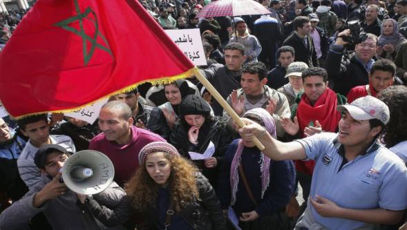 Z kuşağı hükümetleri deviriyor: Sosyal medya protestoları kalıcı değişim getirebilir mi?