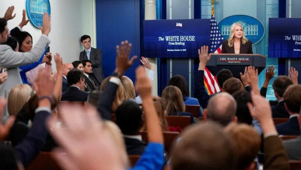 Trump'ın kendisi gibi edepsiz sözcüsünden gazeteciye: 