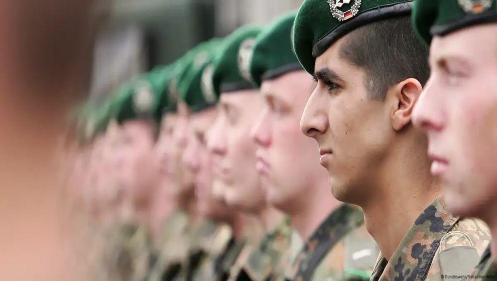 Uzmanlar: 'Alman ordusuna daha fazla göçmen kökenli alınmalı'