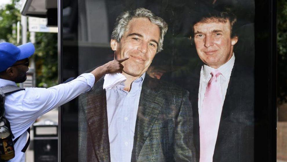 ABD halkının haysiyet kavgası: Trump, Epstein lağımında boğulur mu?