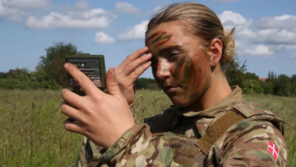 Avrupa'da kadınlar için zorunlu askerlik neden yaygınlaşıyor?