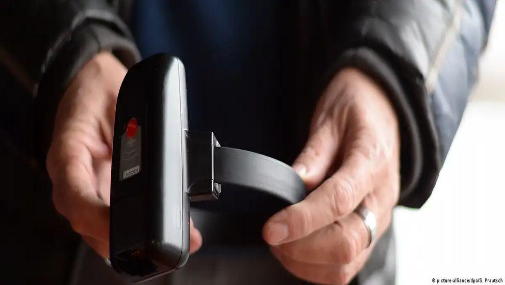 Ev içi şiddet faillerine elektronik kelepçe geliyor