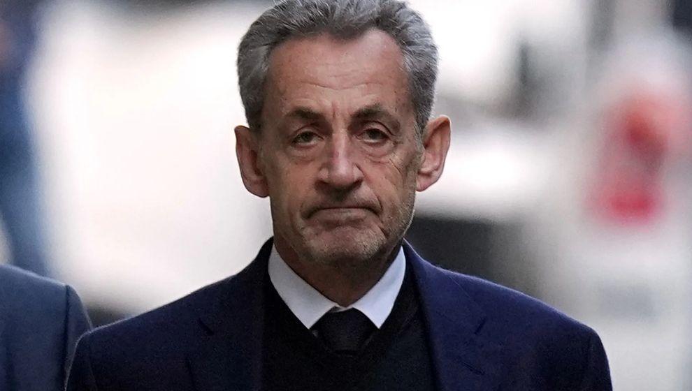 Göstermelik 'adalet': Eski Fransa Cumhurbaşkanı Sarkozy şartlı serbest bırakıldı