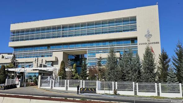 Anayasa Mahkemesi kararını tanımayan hakimlere yaptırım çağrısı